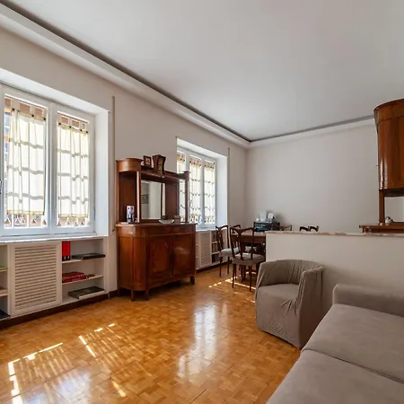 Guesthost - Bright Balcony Appiano