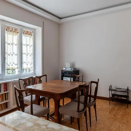 Apartment Guesthost - Bright Balcony Appiano