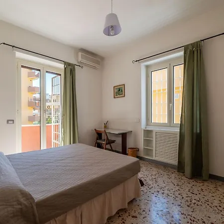 Guesthost - Bright Balcony Appiano Appartement *