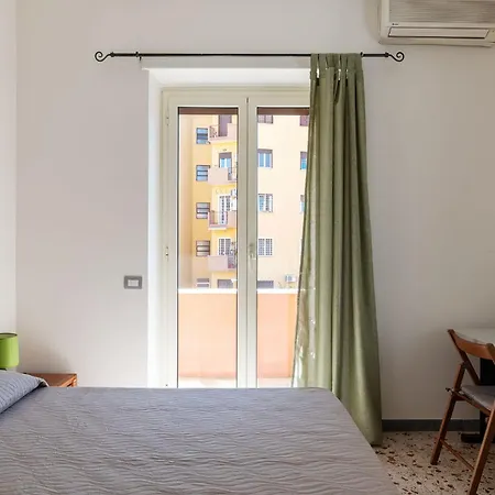 Guesthost - Bright Balcony Appiano