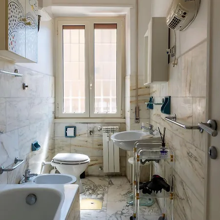 Guesthost - Bright Balcony Appiano Appartement Rome