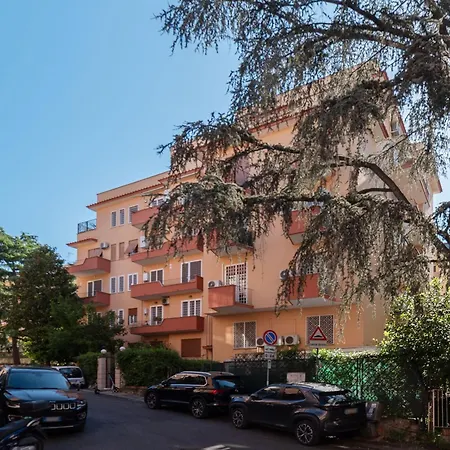 Guesthost - Bright Balcony Appiano Roma
